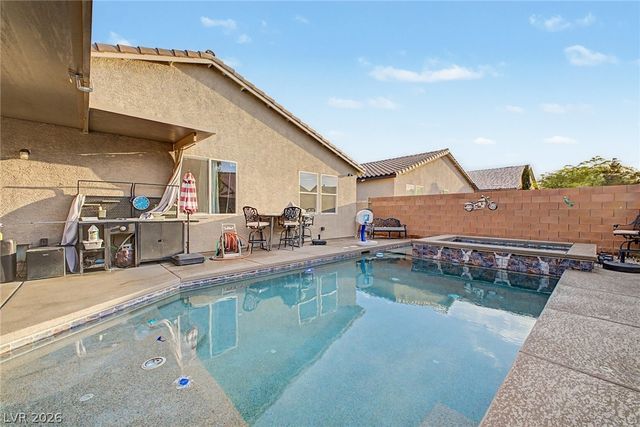 512 Shimmering Sands Avenue, North Las Vegas, NV 89031