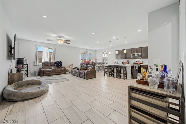 512 Shimmering Sands Avenue, North Las Vegas, NV 89031