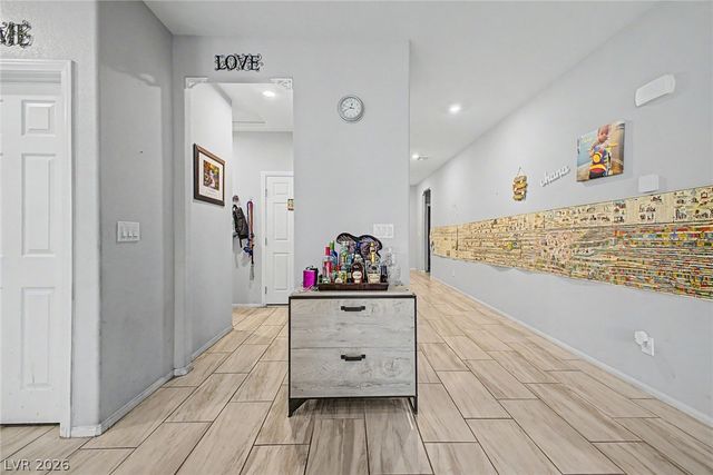 512 Shimmering Sands Avenue, North Las Vegas, NV 89031