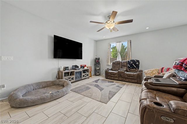 512 Shimmering Sands Avenue, North Las Vegas, NV 89031