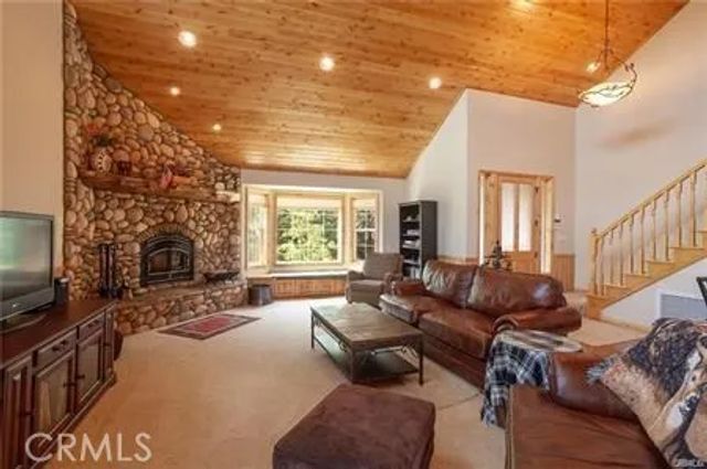 1186 Alameda Ct, Big Bear, CA 92314
