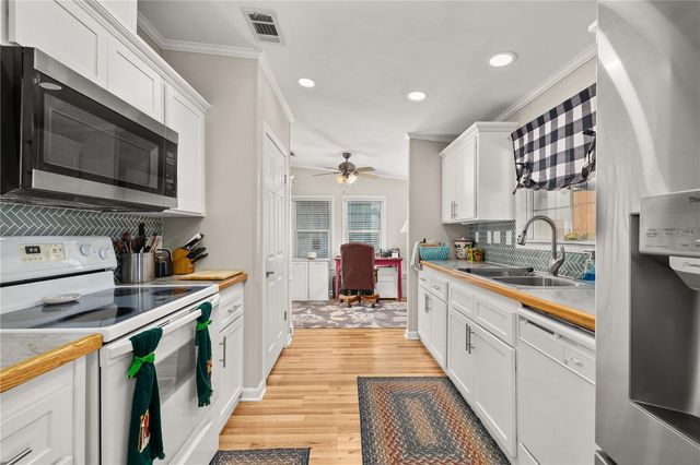 37513 CAMPO AVENUE, Zephyrhills, FL 33541