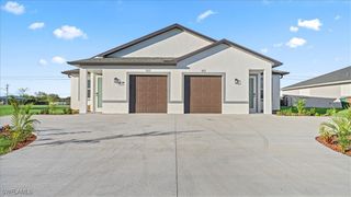 913/915 NE 15th LN, Cape Coral, FL 33909