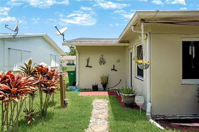 6708 NW 57th Ct, Tamarac, FL 33321