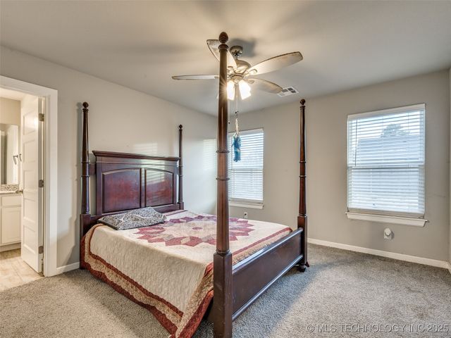 401 W Harrison Street, Chouteau, OK 74337