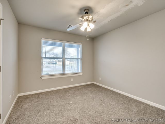 401 W Harrison Street, Chouteau, OK 74337