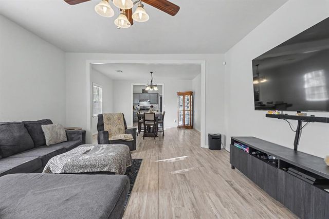 318 W Ridgewood Street, Shawnee, OK 74801