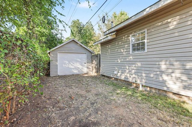 318 W Ridgewood Street, Shawnee, OK 74801