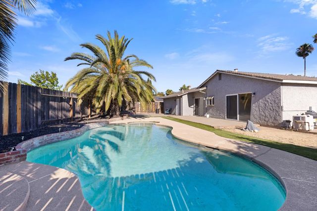 3410 Jutewood Ct, Sacramento, CA 95827