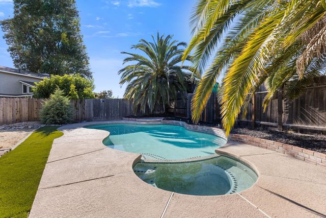 3410 Jutewood Ct, Sacramento, CA 95827
