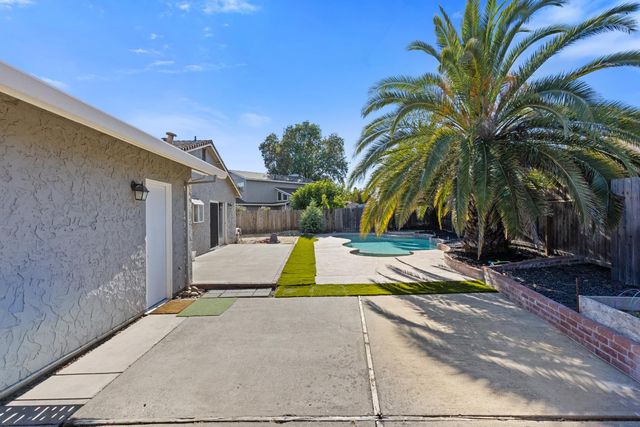 3410 Jutewood Ct, Sacramento, CA 95827