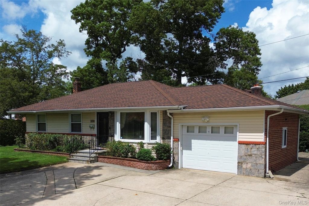 108 Marcus Avenue, New Hyde Park, NY 11040 — photo 3