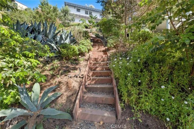 991 Meadowlark Drive, Laguna Beach, CA 92651