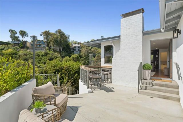 991 Meadowlark Drive, Laguna Beach, CA 92651