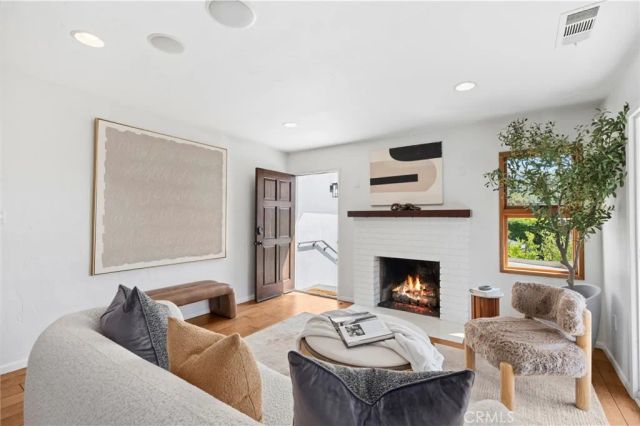 991 Meadowlark Drive, Laguna Beach, CA 92651