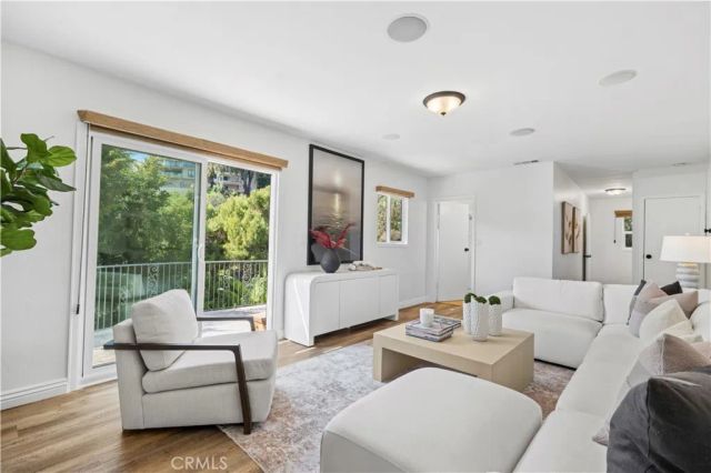 991 Meadowlark Drive, Laguna Beach, CA 92651