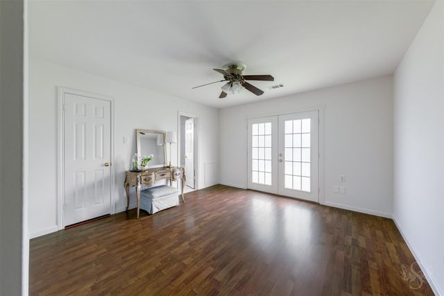 10715 Wickersham Ln, Houston, TX 77042