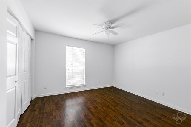 10715 Wickersham Ln, Houston, TX 77042