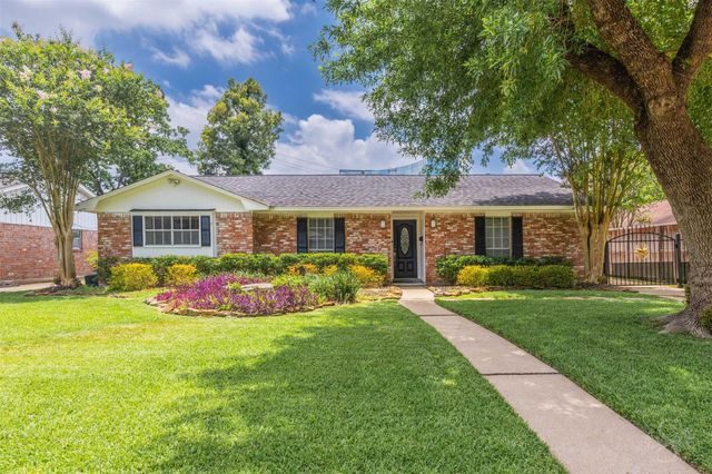 10715 Wickersham Ln, Houston, TX 77042