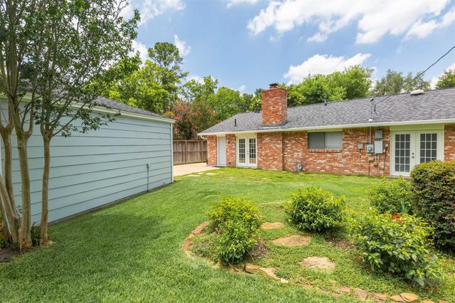 10715 Wickersham Ln, Houston, TX 77042