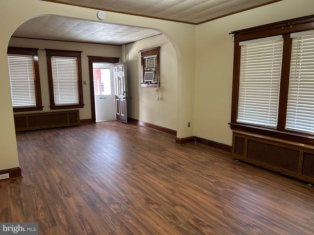 1049 GENESEE ST, Trenton, NJ 08610