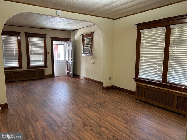 1049 GENESEE ST, Trenton, NJ 08610