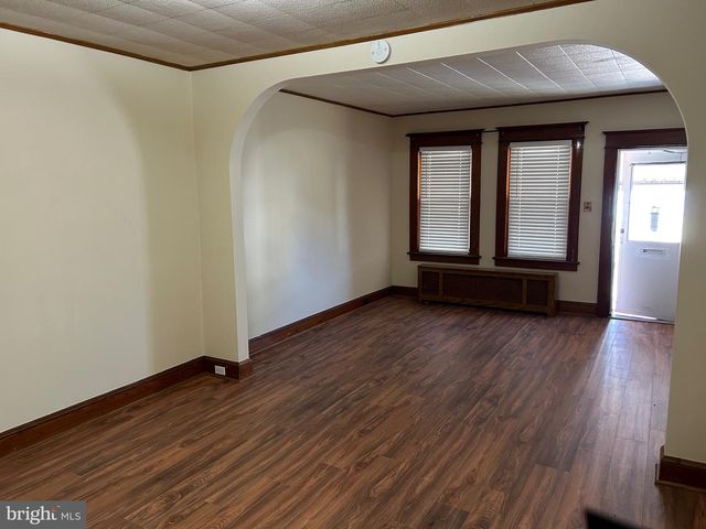 1049 GENESEE ST, Trenton, NJ 08610