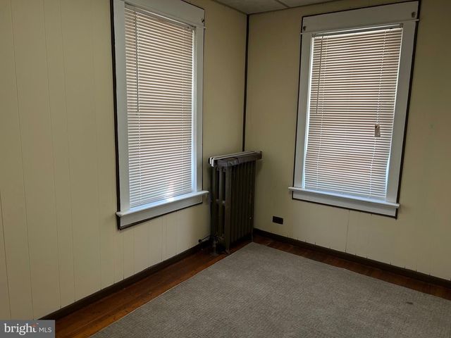 1049 GENESEE ST, Trenton, NJ 08610