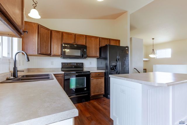 761 RADIAL LN, Box Elder, SD 57719