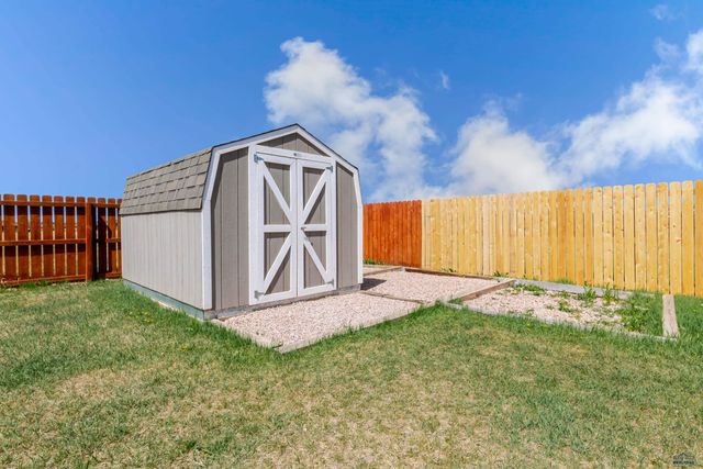 761 RADIAL LN, Box Elder, SD 57719