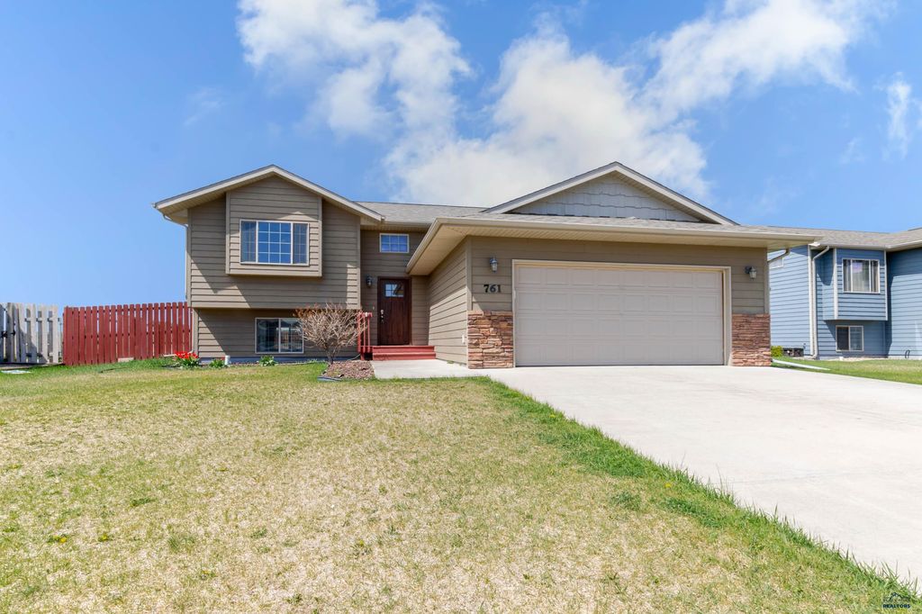 761 RADIAL LN, Box Elder, SD 57719