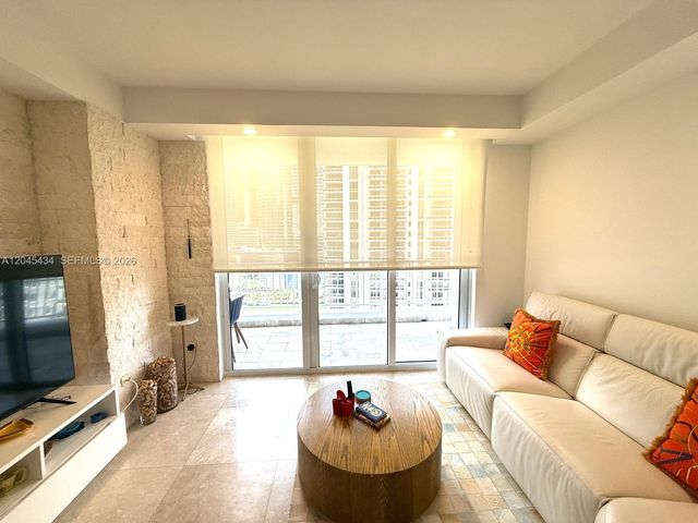 801 Brickell Key Boulevard 2204, Miami, FL 33131