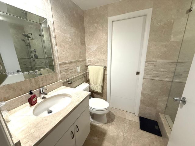 801 Brickell Key Boulevard 2204, Miami, FL 33131