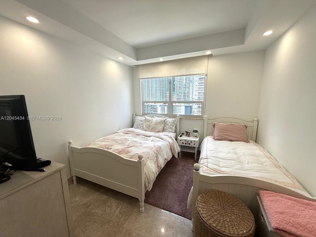 801 Brickell Key Boulevard 2204, Miami, FL 33131