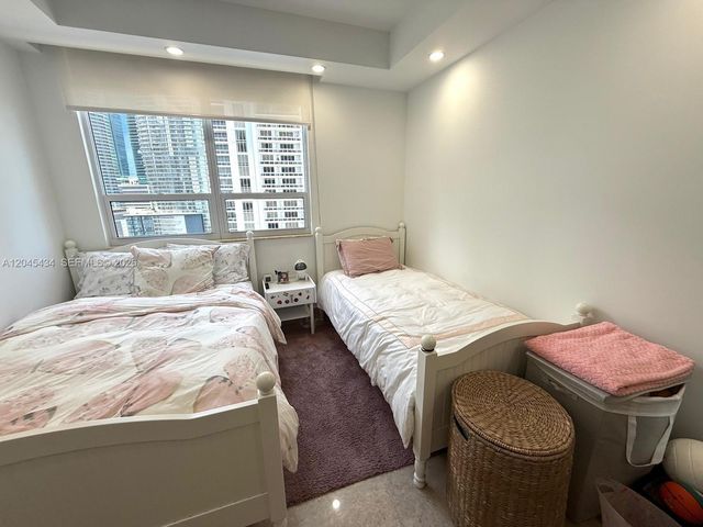 801 Brickell Key Boulevard 2204, Miami, FL 33131