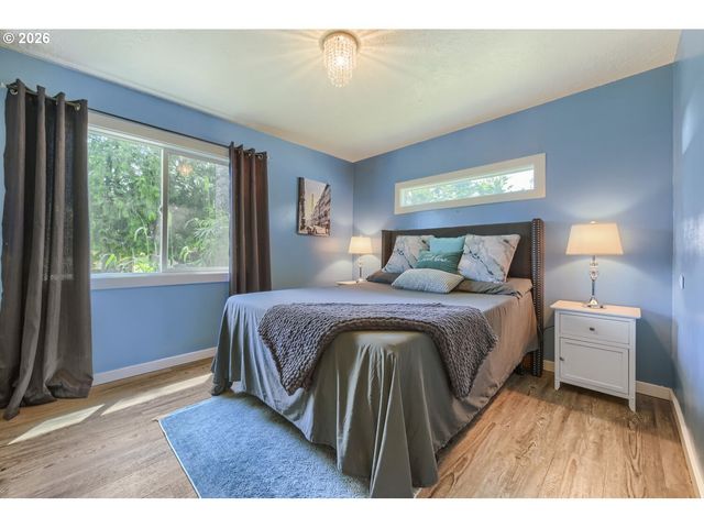 27611 S HIGHWAY 213, Mulino, OR 97042