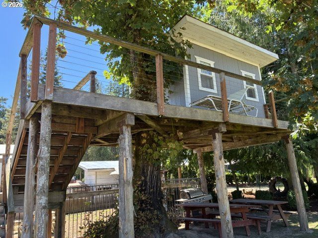 27611 S HIGHWAY 213, Mulino, OR 97042