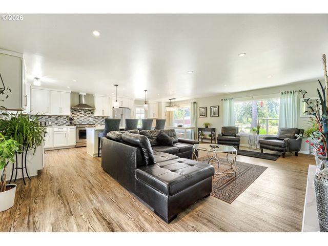 27611 S HIGHWAY 213, Mulino, OR 97042