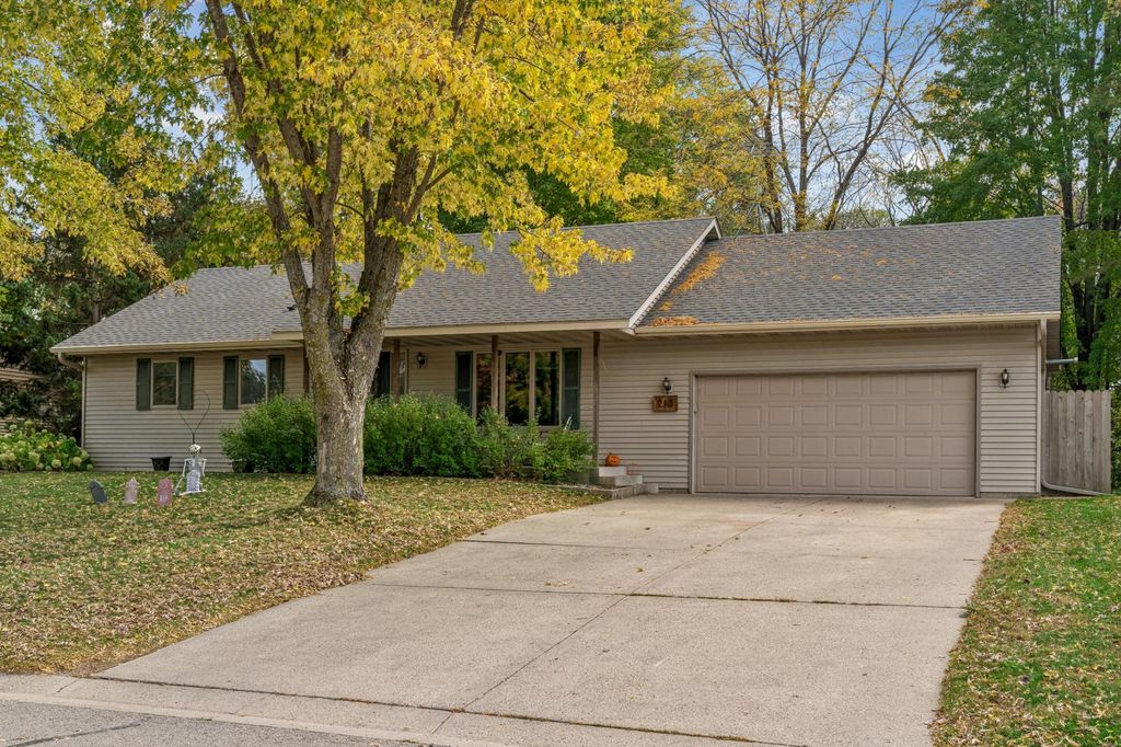 213 Ridgecrest Drive, Cannon Falls, MN 55009 — photo 2