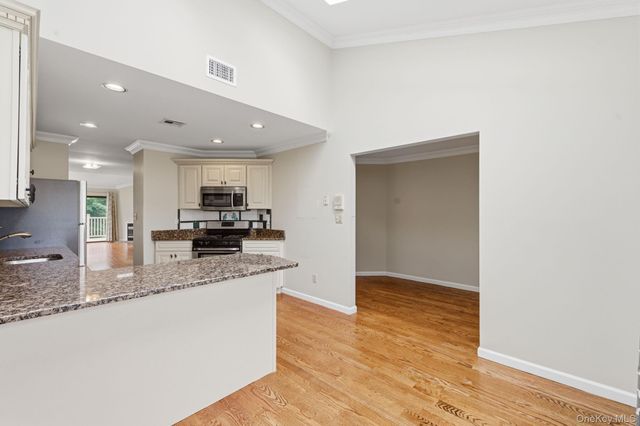 19 The Circle 19, Glen Head, NY 11545