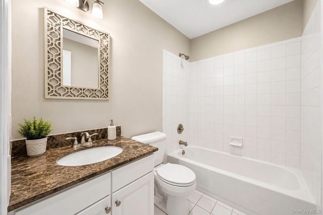 19 The Circle 19, Glen Head, NY 11545