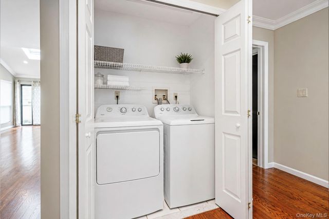 19 The Circle 19, Glen Head, NY 11545