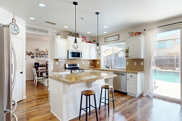 5600 Stonehaven Dr, Marysville, CA 95901