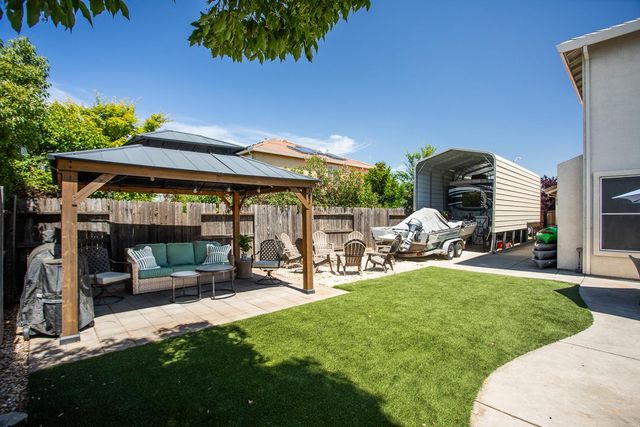 5600 Stonehaven Dr, Marysville, CA 95901