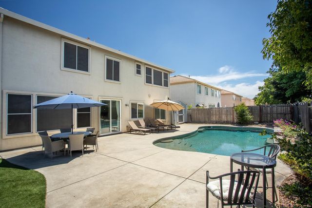 5600 Stonehaven Dr, Marysville, CA 95901