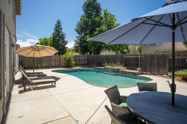 5600 Stonehaven Dr, Marysville, CA 95901