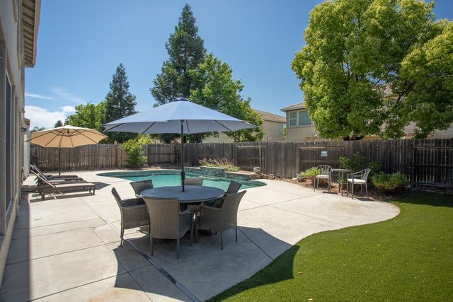 5600 Stonehaven Dr, Marysville, CA 95901