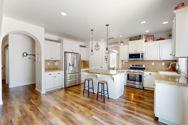 5600 Stonehaven Dr, Marysville, CA 95901