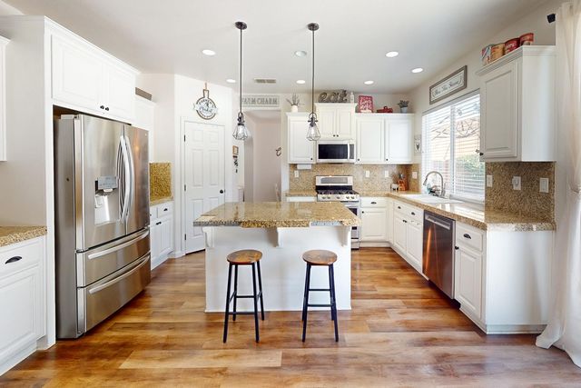 5600 Stonehaven Dr, Marysville, CA 95901
