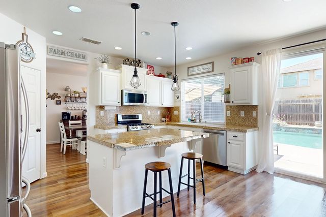 5600 Stonehaven Dr, Marysville, CA 95901